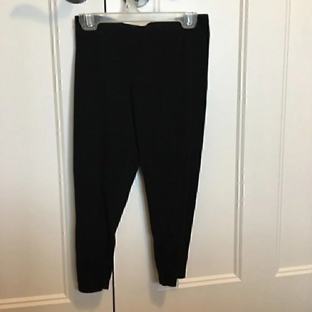 Old Navy Girls size large 10/12  black capris leggings